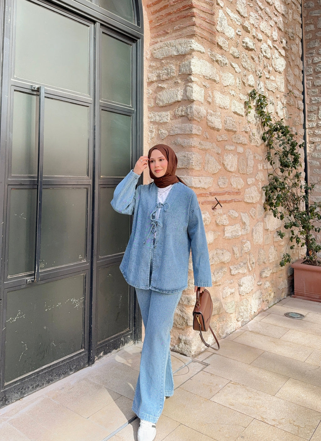 Önden Bağlamalı Denim Takım